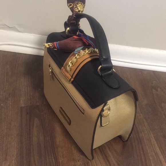 Handbag - Picture 4 of 7